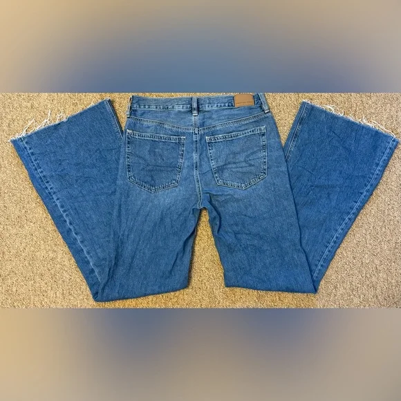 American Eagle Low Rise Baggy Flare Jeans Women’s Size 0 Denim Blue Jeans - Picture 8 of 8
